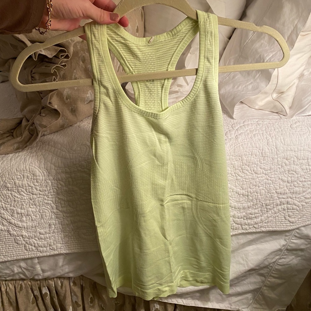 Swiftly Tech Racerback Tank Top 2.0 
Race Length